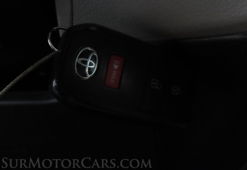 2022 Toyota Corolla Cross LE - Image 39