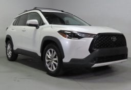 2022 Toyota Corolla Cross LE - Image 3