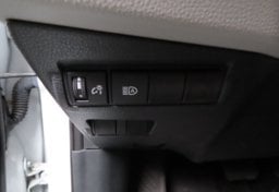 2022 Toyota Corolla Cross LE - Image 32