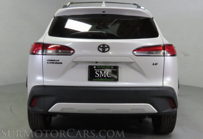 2022 Toyota Corolla Cross LE - Image 10