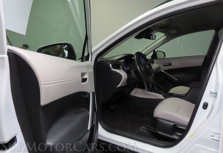 2022 Toyota Corolla Cross LE - Image 37