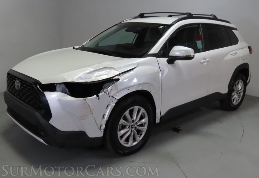 2022 Toyota Corolla Cross LE - Image 2