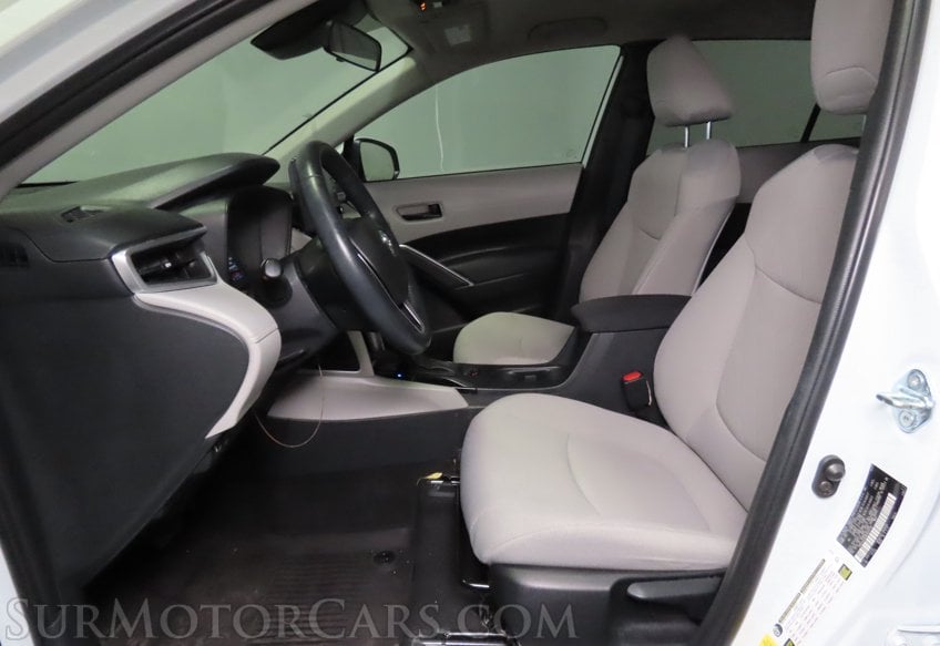 2022 Toyota Corolla Cross LE - Image 36