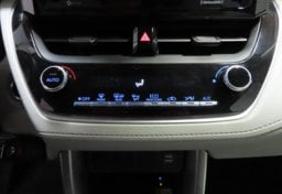 2022 Toyota Corolla Cross LE - Image 42