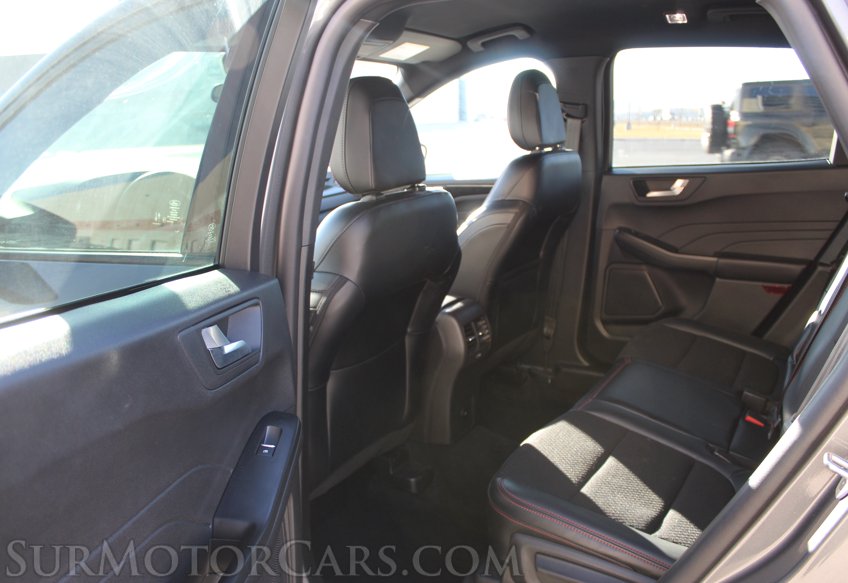 2025 Ford Escape AWD ST - Image 41