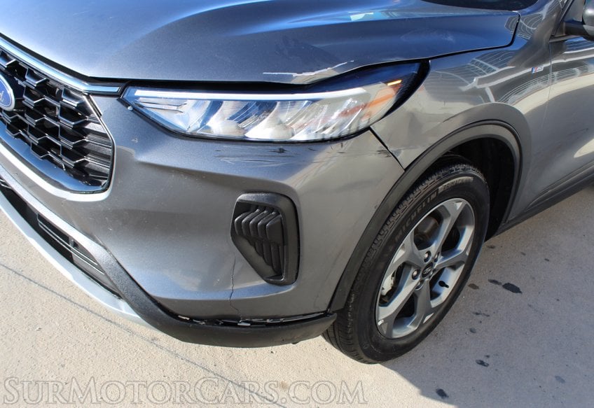 2025 Ford Escape AWD ST - Image 22