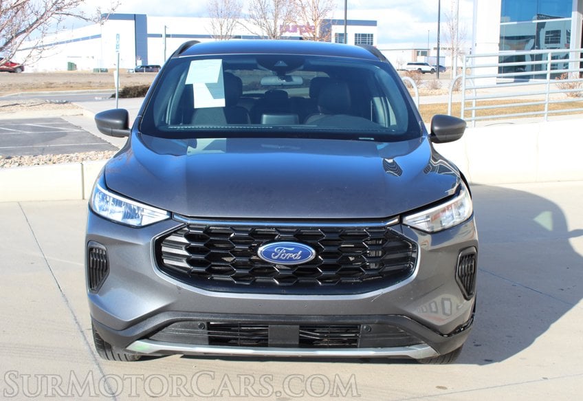 2025 Ford Escape AWD ST - Image 13