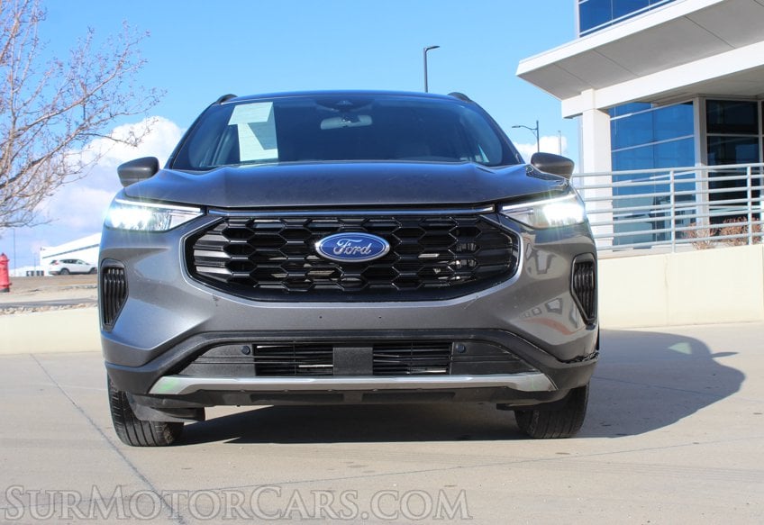 2025 Ford Escape AWD ST - Image 14