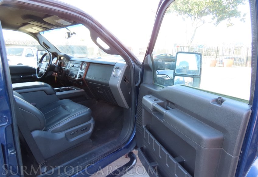 2011 Ford F-250 Super Duty LARIAT - Image 42