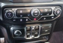 2020 Jeep Wrangler Sahara - Image 39