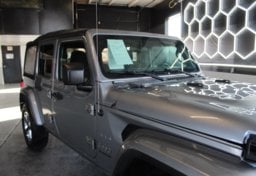 2020 Jeep Wrangler Sahara - Image 17