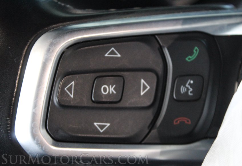 2020 Jeep Wrangler Sahara - Image 32