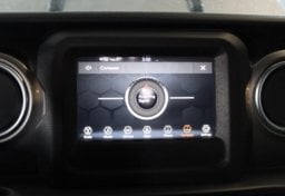 2020 Jeep Wrangler Sahara - Image 38