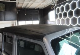 2020 Jeep Wrangler Sahara - Image 21