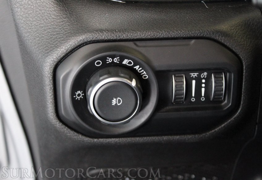 2020 Jeep Wrangler Sahara - Image 42