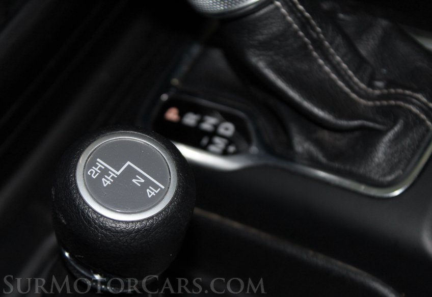 2020 Jeep Wrangler Sahara - Image 40