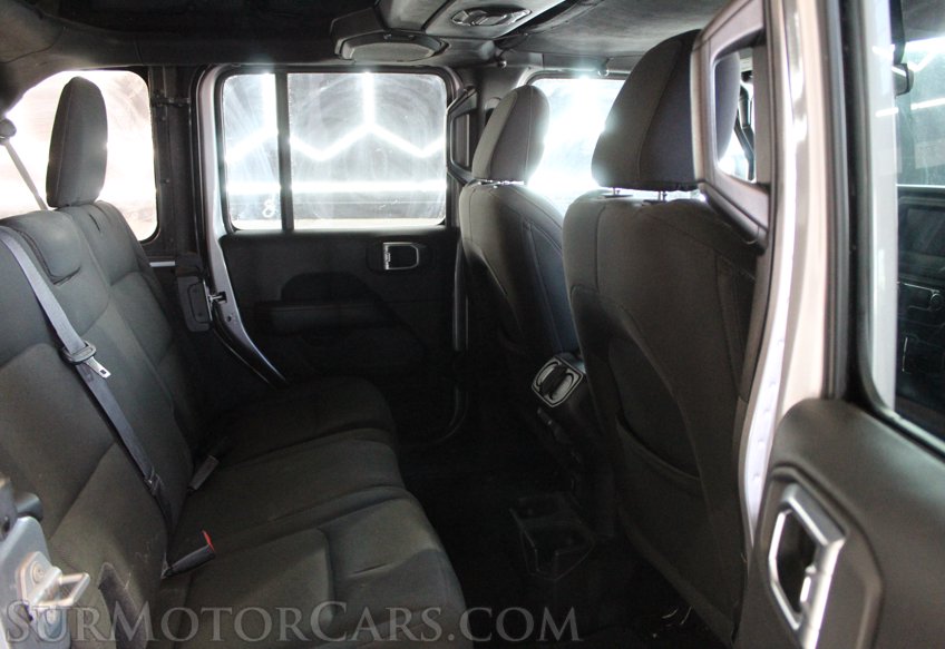 2020 Jeep Wrangler Sahara - Image 29