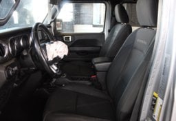 2020 Jeep Wrangler Sahara - Image 25