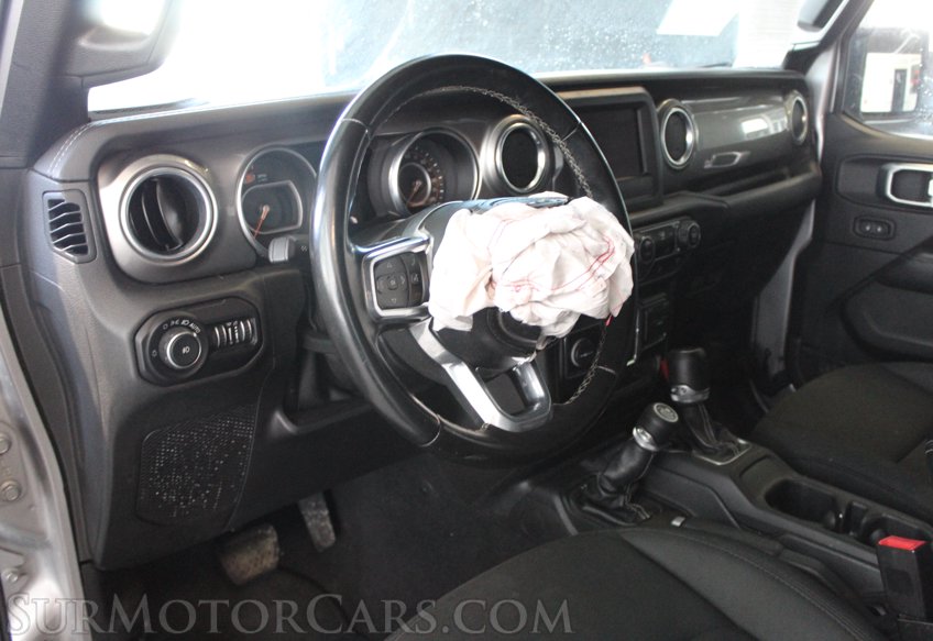 2020 Jeep Wrangler Sahara - Image 23