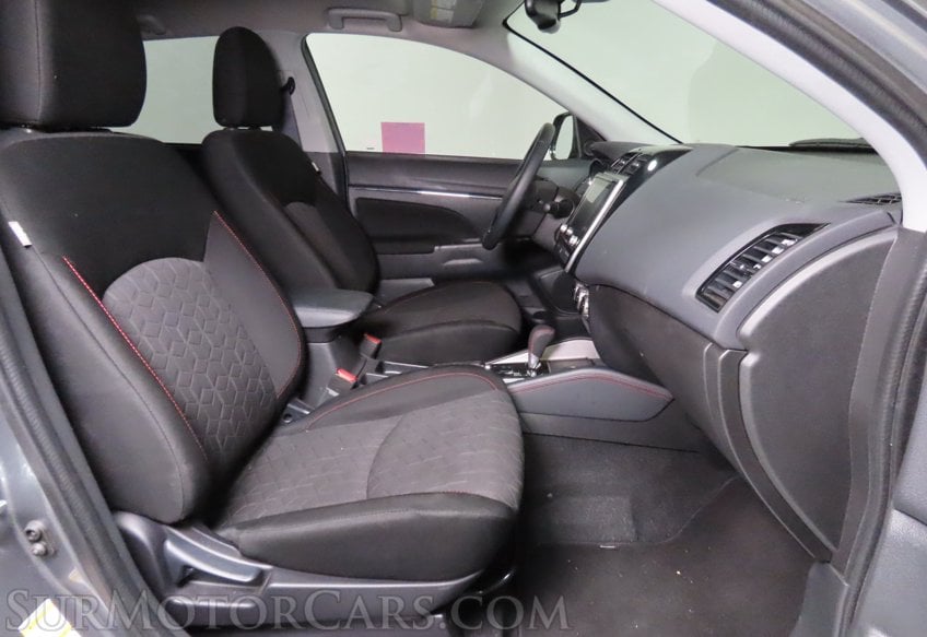 2025 Mitsubishi Outlander Sport - Image 23