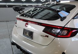 2025 Honda Civic Type R - Image 15