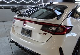 2025 Honda Civic Type R - Image 12