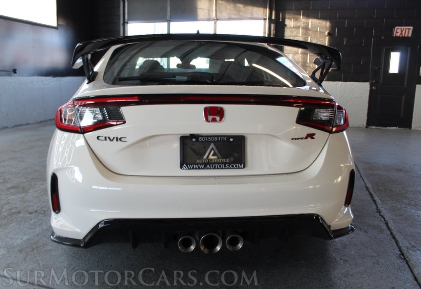 2025 Honda Civic Type R - Image 11