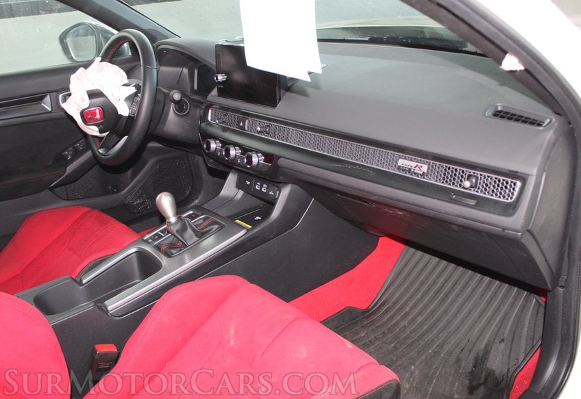 2025 Honda Civic Type R - Image 32