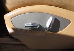 2011 Porsche Cayenne - Image 36