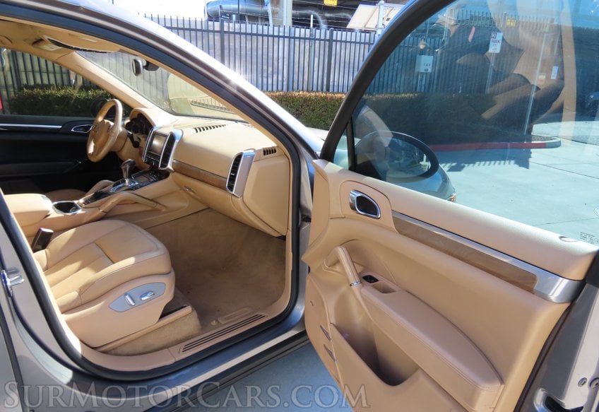 2011 Porsche Cayenne - Image 9