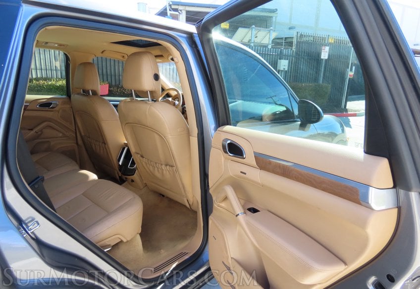 2011 Porsche Cayenne - Image 13