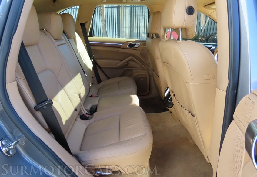 2011 Porsche Cayenne - Image 14