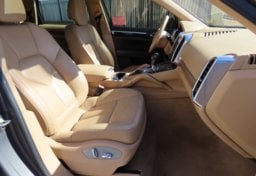 2011 Porsche Cayenne - Image 11