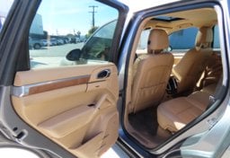 2011 Porsche Cayenne - Image 38