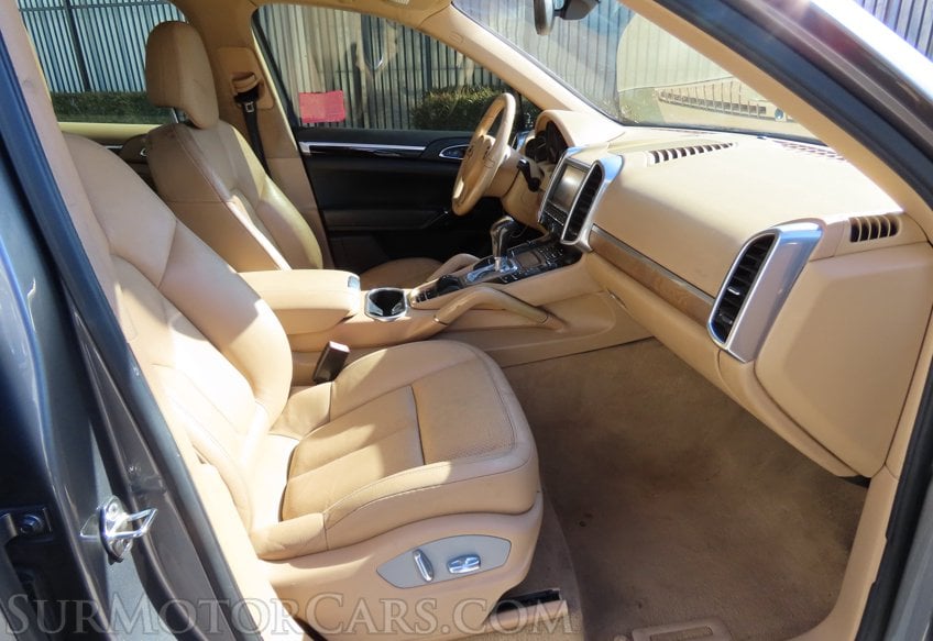 2011 Porsche Cayenne - Image 10