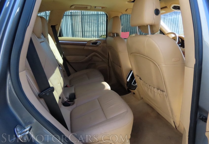 2011 Porsche Cayenne - Image 15