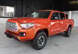 2016 Toyota Tacoma - Image 2