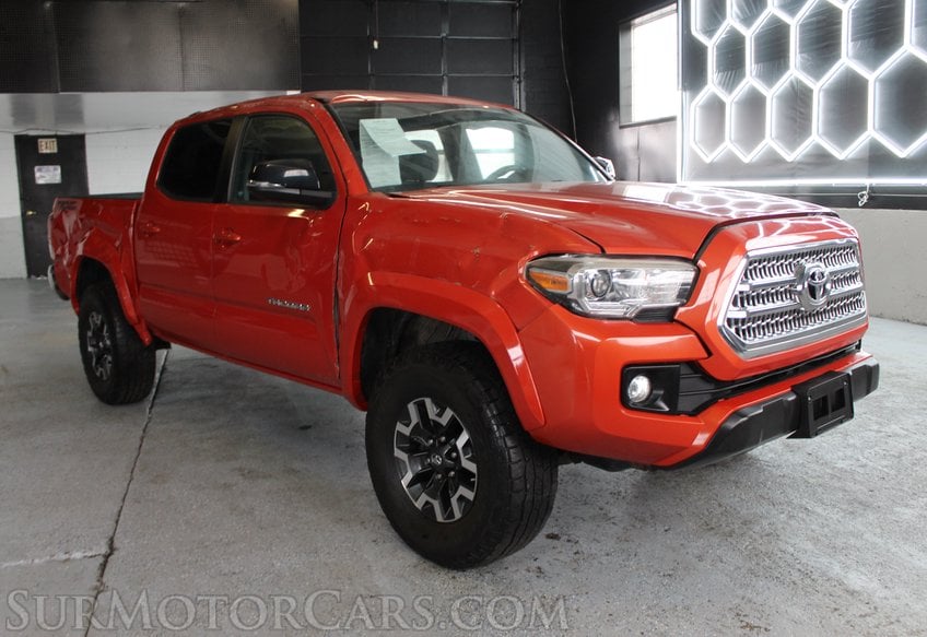 2016 Toyota Tacoma - Image 3