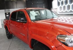 2016 Toyota Tacoma - Image 14