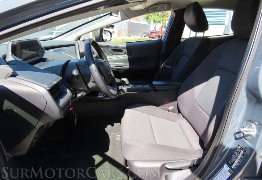 2023 Toyota Prius - Image 27