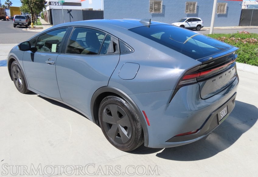 2023 Toyota Prius - Image 8