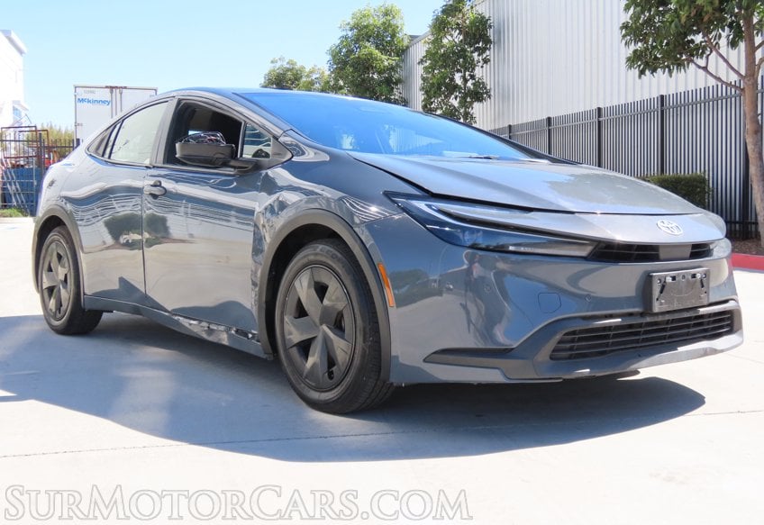 2023 Toyota Prius - Image 4