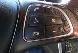 2016 Mercedes-Benz GLA - Image 25