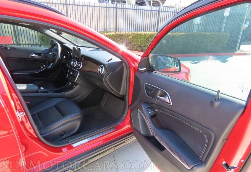 2016 Mercedes-Benz GLA - Image 54