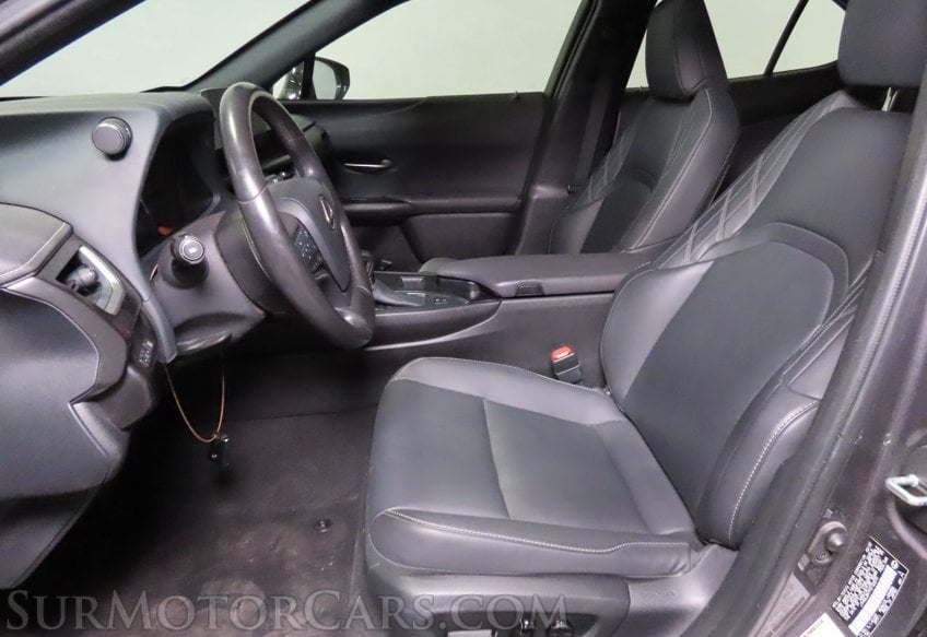 2023 Lexus UX 250h - Image 32