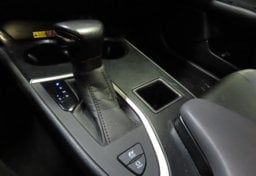 2023 Lexus UX 250h - Image 46