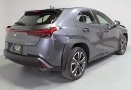 2023 Lexus UX 250h - Image 9