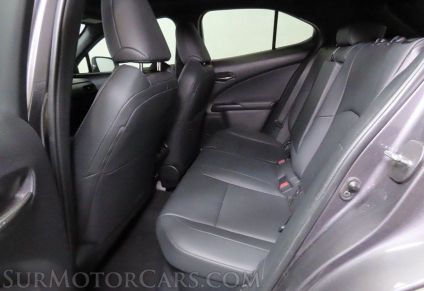 2023 Lexus UX 250h - Image 17