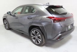 2023 Lexus UX 250h - Image 8