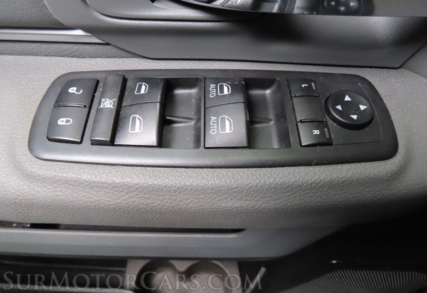 2019 Ram 1500 Classic Warlock - Image 25